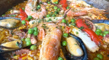 Paella en la vereda para recibir a la primavera