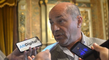 Secco condenó las “operetas de adentro” y negó que Cristina y Kicillof hayan hablado