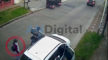 Fue con el guardapolvo y la mochila del colegio a robar un auto en Isidro Casanova
