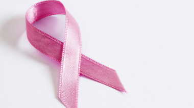 Piden que WhatsApp sume el emoji del lazo rosa