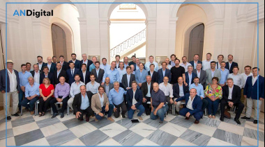 Kicillof recibe a intendentes y busca pasar página tras la derrota electoral