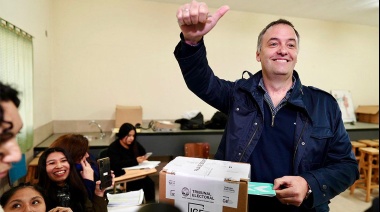 Adorni votó, rompió la veda y habló del video fake: “No hay que hacer tanto escándalo”