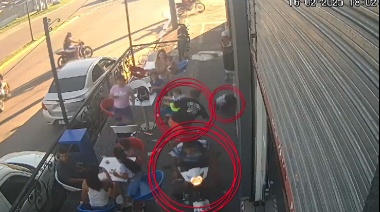Se subió a la vereda en moto y atropelló a una mamá con su bebé en brazos en José C. Paz