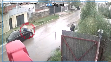 Discutieron por un choque en Berisso y uno arrastró al otro en el capot