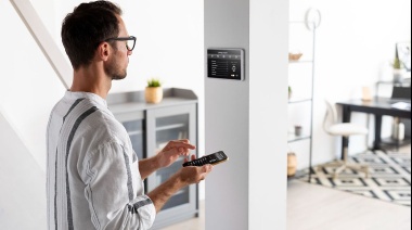 Guía 2025 para tener una casa inteligente conectada, segura y eficiente