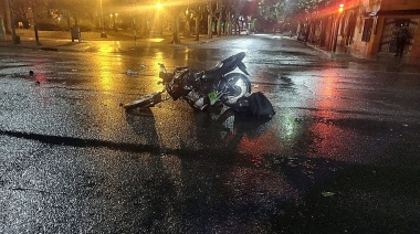 Cruzó en rojo, chocó a una moto y huyó en Mar del Plata: ¿Venía de comprar drogas?