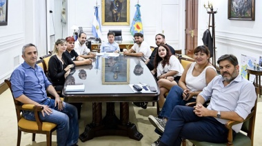 Fuerte respaldo de las huestes de Grabois a Kicillof: “Encontrar la luz al final del túnel”