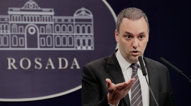 Adorni rechazó el “nefasto falso modelo de autoabastecimiento”