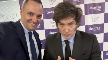 Adorni justificó los insultos a periodistas: “El Presidente tiene ganas de expresarse”