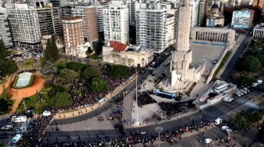 Desangelado acto de Milei en Rosario: “Menos mal que llevó muchos milicos para rellenar”
