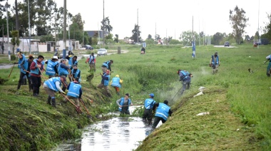 La Plata: completan trabajo de saneamiento en afluente del Arroyo Maldonado