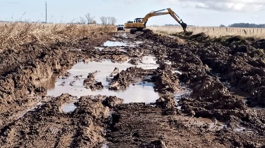 La Municipalidad de Olavarría sigue ejecutando obras en caminos rurales afectados por el agua