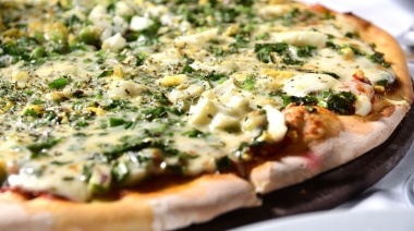 Pizza a la piedra y cócteles: gran barra sobre Libertador para recibir al verano