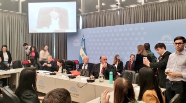Férreo rechazo a la exposición de Cúneo Libarona, escoltado su “patota de defensores de pedófilos”