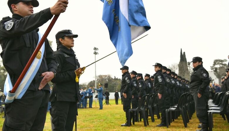 Casi 700 cadetes penitenciarios bonaerenses juraron lealtad a la ...