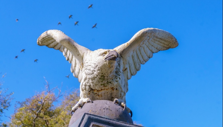 Mar del Plata recuperó la centenaria escultura del Águila
