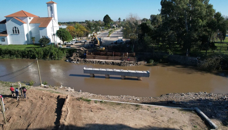 Reconstruyen puente sobre el Arroyo La Guardia en Ensenada