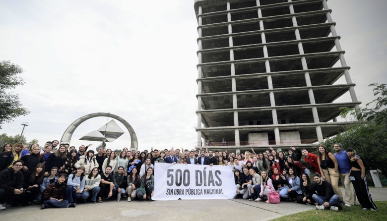 Kicillof tachó de “decisión criminal” a la paralización de obra pública por parte de Milei