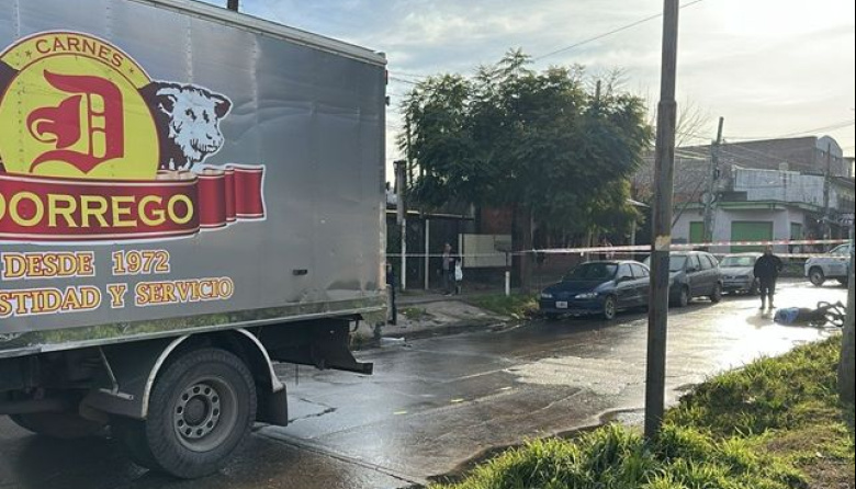 Florencio Varela: Mujer murió atropellada por un camión mientras andaba en bicicleta