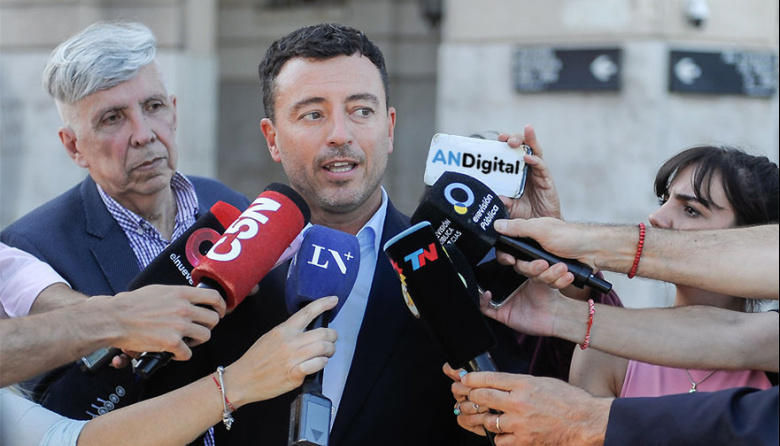 Radical con peluca no aceptó el tercer lugar y se baja de la lista de Milei en Córdoba