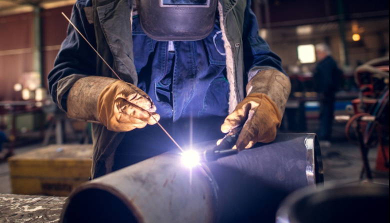 En caída libre, la industria sigue funcionado debajo del 60 % de su capacidad
