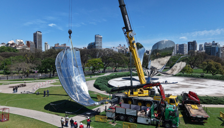 Arrancó la etapa final de la restauración de la Floralis Genérica