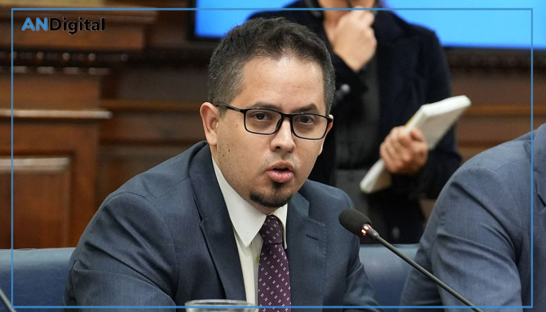 Denuncian a un diputado libertario por exigir retornos a sus asesores
