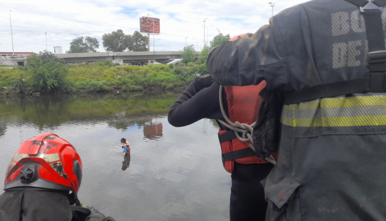 Villa Lugano: Rescataron a una mujer del Riachuelo que sufrió un brote psicótico