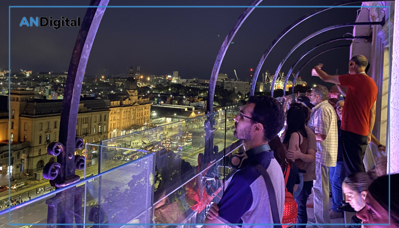 La Torre Monumental abre su mirador para visitarlo bajo la luz de la luna
