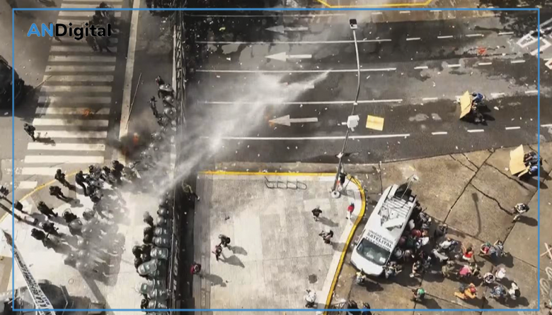 “Del otro lado tenemos esto”: El mensaje de Milei tras el caos afuera del Congreso