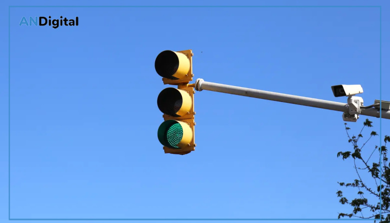 Puesta en valor de 180 mil luminarias y más de 400 semáforos en La Plata