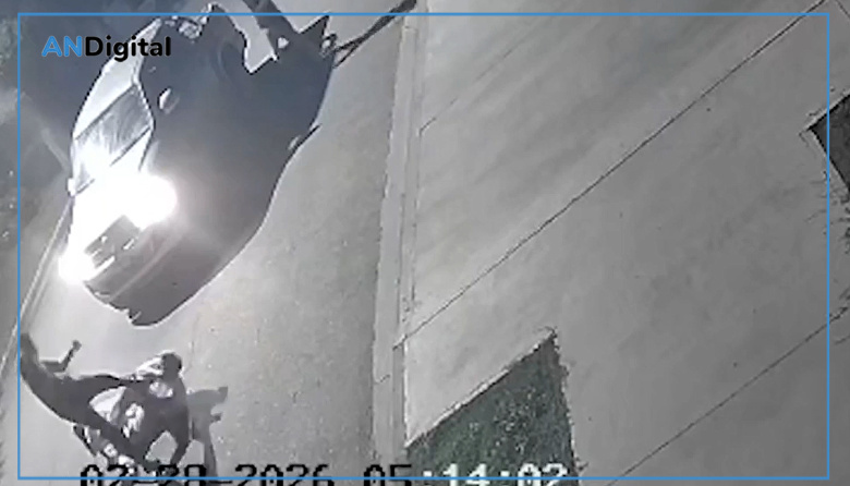 Desmayó de una patada al novio de su ex tras cruzarlos a ambos en la calle en Pigüé