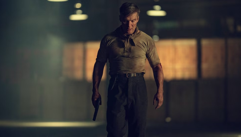 Con luces y sombras, la película de Peaky Blinders se sumerge en el costado más oscuro de Tommy