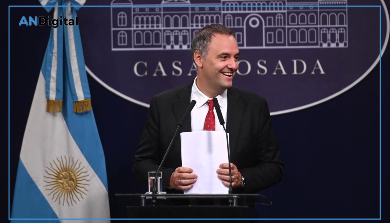 Reapareció Adorni y fingió decencia: “Vara alta” y “nada que esconder”