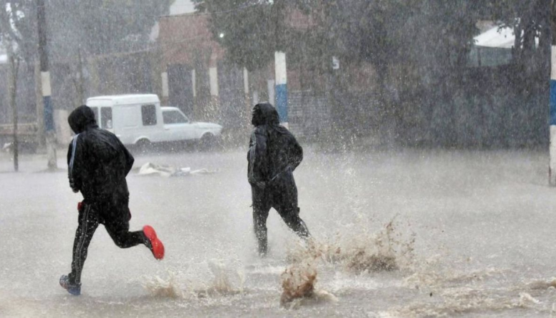 Humedad, calor y lluvia en Buenos Aires: el giro que se asoma en la semana