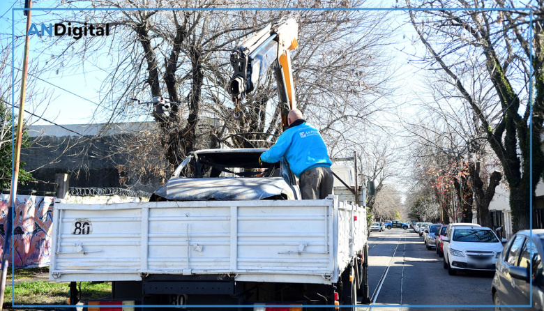 La Plata: cómo denunciar y pedir el retiro de un auto abandonado paso a paso