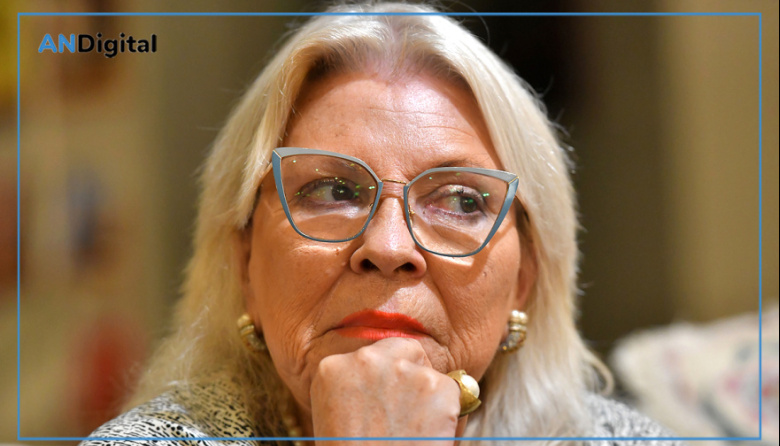 Elisa Carrió apuntó contra Manuel Adorni: “Es una corrupción de Almodóvar, es lo más bizarro que vi”
