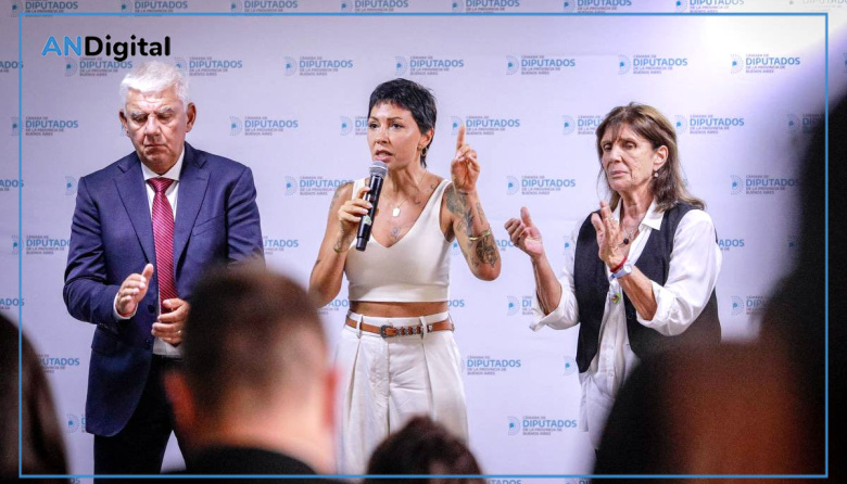 Mayra Mendoza calienta la interna: “Aunque no les guste, Cristina conduce desde San José 1111”