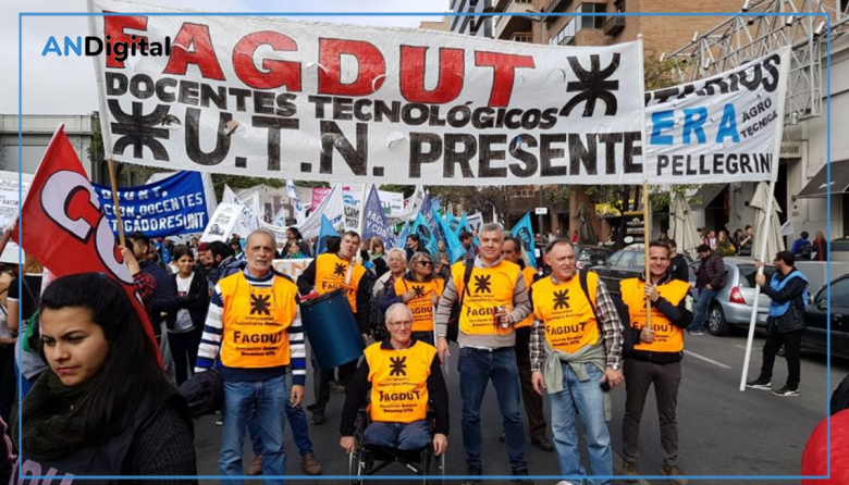 Éxodo docente “sin precedentes” en la Argentina de Milei