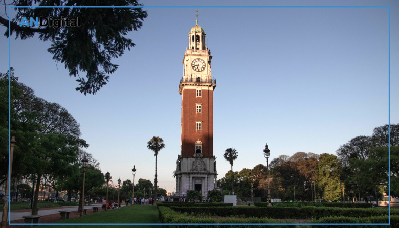 La Torre Monumental cumple 110 años y lo celebra a lo grande