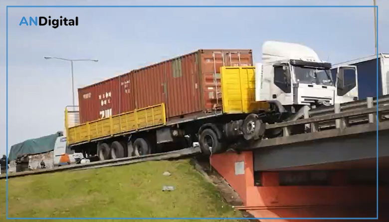 Chocó un guardarrail, se le desprendió el tanque del camión y casi provoca una tragedia en plena Panamericana