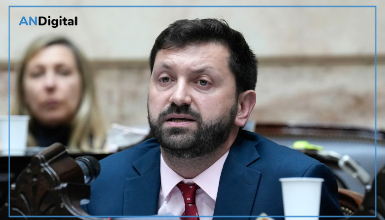 Pablo Juliano afirmó que el “metaverso Adorni” es “imposible de tragar”