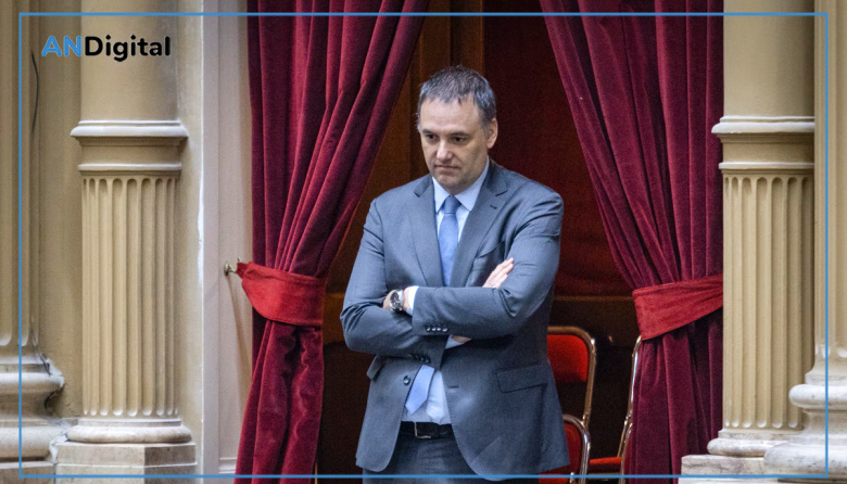 Piden “que se vayan los 249 familiares, amigos y allegados que Adorni metió al Estado”
