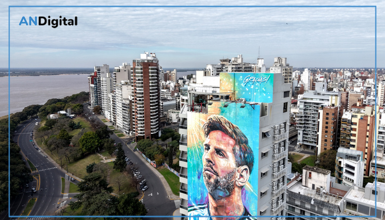 Se renueva el mural de Messi en Rosario a metros del Monumento Nacional a la Bandera