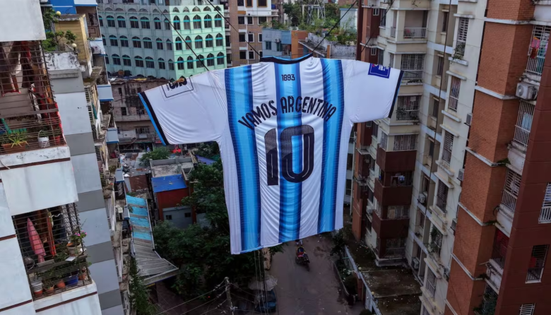 Bangladesh, a horas de Argentina vs. España: la multitud que gritó por Messi