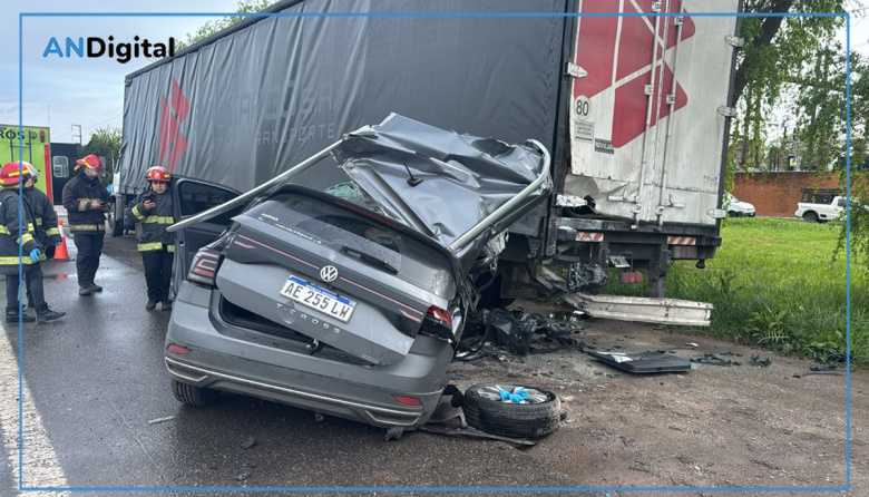 Otra tragedia en Ruta 2: un muerto y un herido tras el choque de una camioneta contra un camión