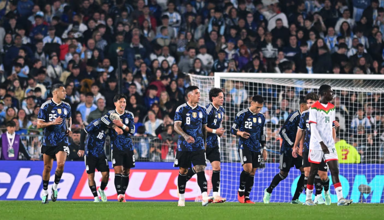 Argentina aplastó 7-0 a Burkina Faso en el Monumental y se prepara para la despedida de Messi