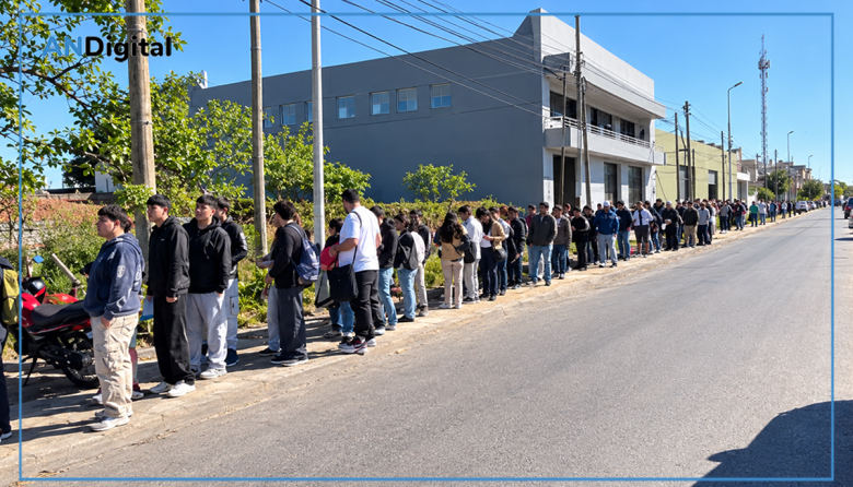 Más de 10 cuadras de fila en Ezeiza para conseguir trabajo en una distribuidora