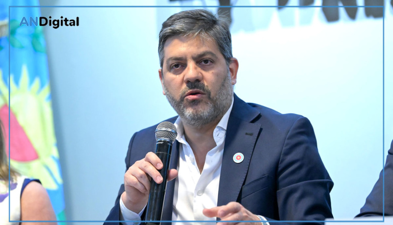 Carlos Bianco: “Milei está destruyendo la Argentina en todo sentido”