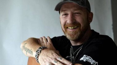Motochorros asaltaron a Rolo Sartorio, el cantante de La Beriso